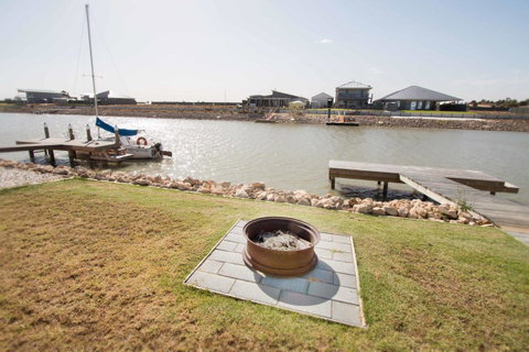 Waterfront On Jefferson, At Wellington Marina, SA - Surfers Paradise Gold Coast 2