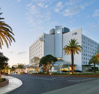 Crown Promenade Perth - Surfers Paradise Gold Coast