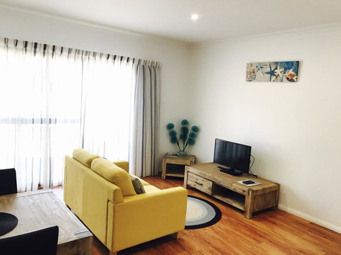 Pelicans Albany Middleton Beach - Surfers Paradise Gold Coast 41