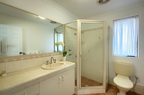 Pelicans Albany Middleton Beach - Surfers Paradise Gold Coast 36