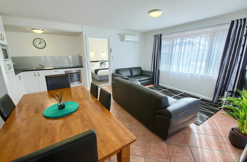 Pelicans Albany Middleton Beach - Surfers Paradise Gold Coast 9