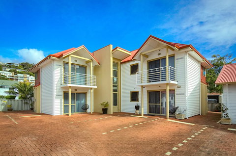 Pelicans Albany Middleton Beach - Surfers Paradise Gold Coast 11