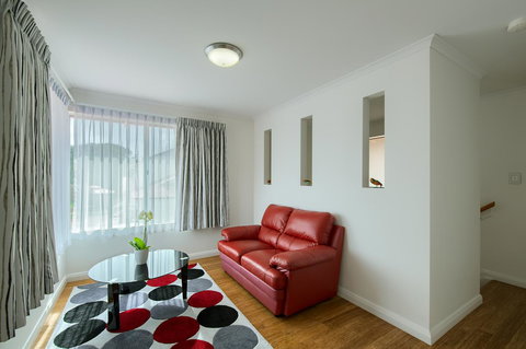 Pelicans Albany Middleton Beach - Surfers Paradise Gold Coast 23