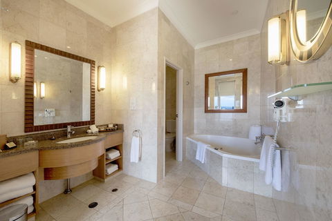 Duxton Hotel Perth - Surfers Paradise Gold Coast 14