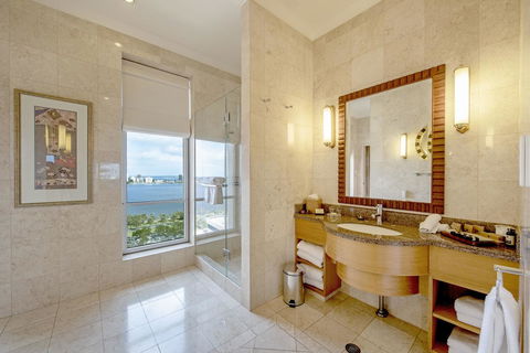 Duxton Hotel Perth - Surfers Paradise Gold Coast 13