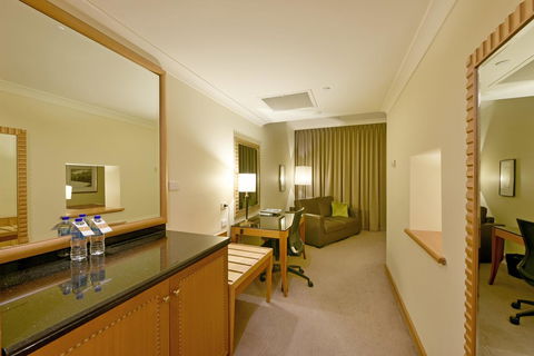 Duxton Hotel Perth - Surfers Paradise Gold Coast 12