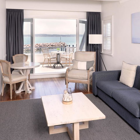 Anchorage Port Stephens - Surfers Paradise Gold Coast 25
