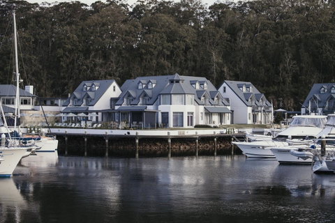 Anchorage Port Stephens - Surfers Paradise Gold Coast 3