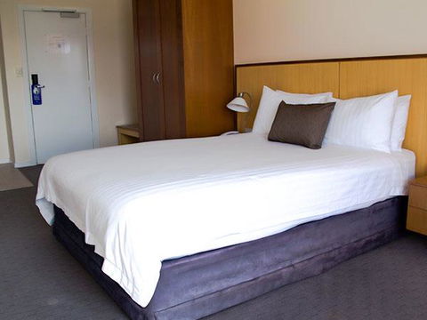 Ocean Beach Hotel - Surfers Paradise Gold Coast 2