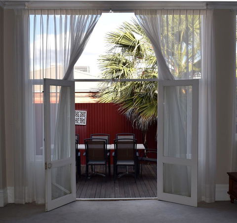 The Palace Hotel Kalgoorlie - Surfers Paradise Gold Coast 9