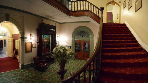 The Palace Hotel Kalgoorlie - Surfers Paradise Gold Coast 4
