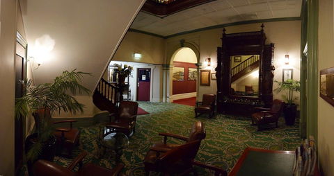 The Palace Hotel Kalgoorlie - Surfers Paradise Gold Coast 1