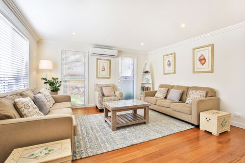 Calming Waters - Pet Friendly - Community Pool - Surfers Paradise Gold Coast 8