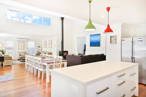 Calming Waters - Pet Friendly - Community Pool - Surfers Paradise Gold Coast 13