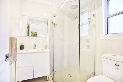 Calming Waters - Pet Friendly - Community Pool - Surfers Paradise Gold Coast 22