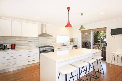 Calming Waters - Pet Friendly - Community Pool - Surfers Paradise Gold Coast 15