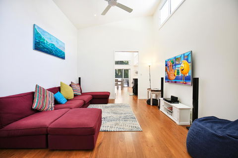 Calming Waters - Pet Friendly - Community Pool - Surfers Paradise Gold Coast 9