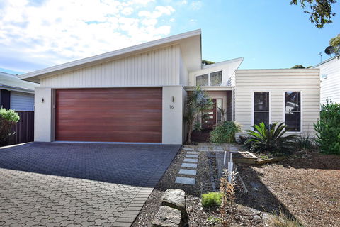Calming Waters - Pet Friendly - Community Pool - Surfers Paradise Gold Coast 35