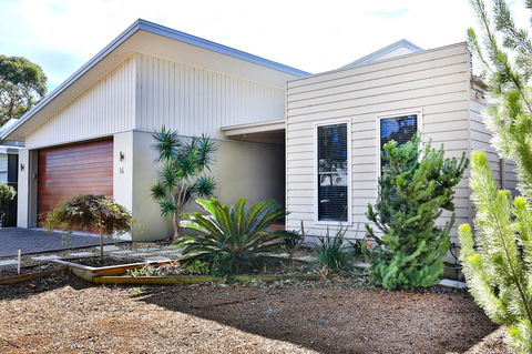 Calming Waters - Pet Friendly - Community Pool - Surfers Paradise Gold Coast 37