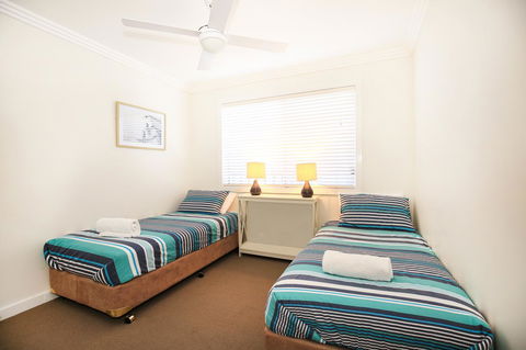 Calming Waters - Pet Friendly - Community Pool - Surfers Paradise Gold Coast 18