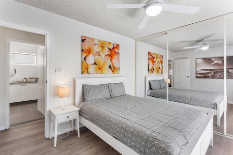 Laman Lodge, Unit 2, 15 Laman Street - Surfers Paradise Gold Coast 9
