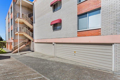 Laman Lodge, Unit 2, 15 Laman Street - Surfers Paradise Gold Coast 14