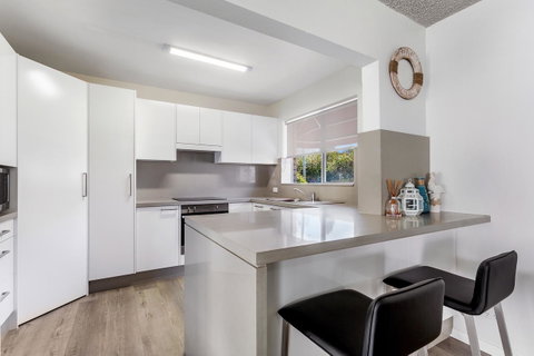 Laman Lodge, Unit 2, 15 Laman Street - Surfers Paradise Gold Coast 6