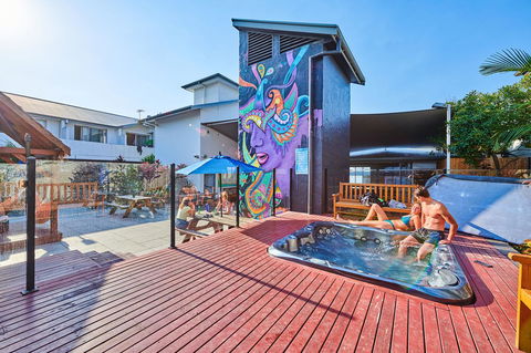 Nomads Byron Bay Backpackers - Surfers Paradise Gold Coast 5