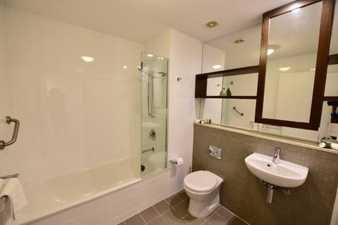 East On Byron - Surfers Paradise Gold Coast 6