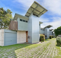 Sun Worship Eco Villas - Surfers Paradise Gold Coast