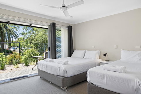 The Park Hotel Motel, Suffolk Park - Surfers Paradise Gold Coast 7