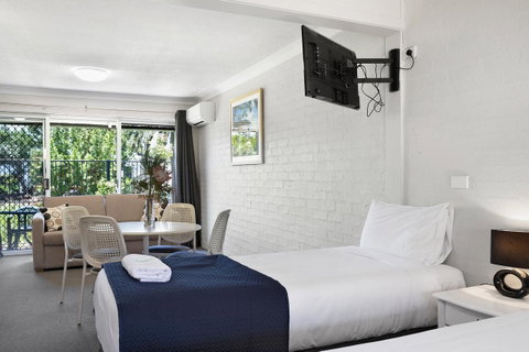 The Park Hotel Motel, Suffolk Park - Surfers Paradise Gold Coast 10