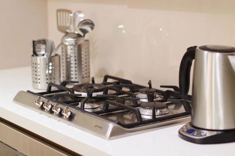 Modern & Cosy 2-Bedroom Apartment Hornsby - Surfers Paradise Gold Coast 10