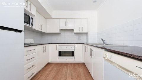 Blue Horizons, Unit 808, 41-45 Shoal Bay Road - Surfers Paradise Gold Coast 7