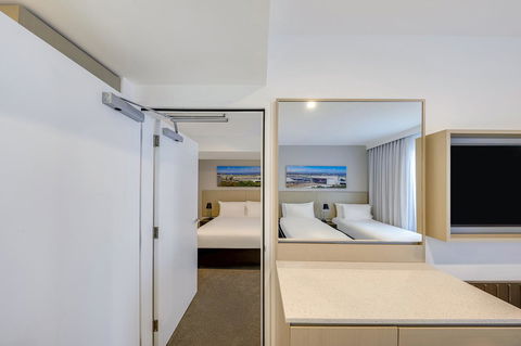 Travelodge Hotel Sydney Airport - Surfers Paradise Gold Coast 2