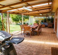 Sunbaker Beach House - Surfers Paradise Gold Coast