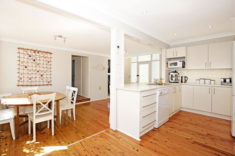 Hayes Beach House I Award Winner I 4 Mins To Beach - Surfers Paradise Gold Coast 5