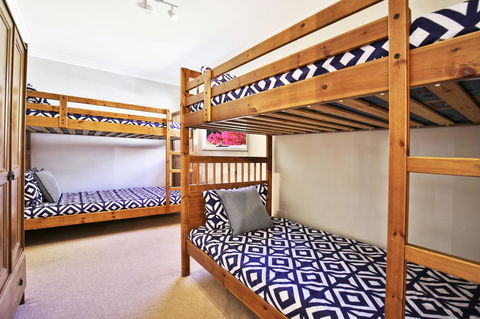 Hayes Beach House I Award Winner I 4 Mins To Beach - Surfers Paradise Gold Coast 10