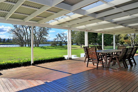 Terara Riverside Retreat - Surfers Paradise Gold Coast 1