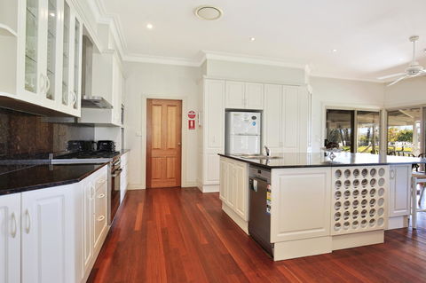 Terara Riverside Retreat - Surfers Paradise Gold Coast 8