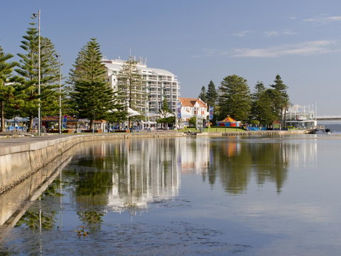 Oaks The Entrance Waterfront Suites - Surfers Paradise Gold Coast 4