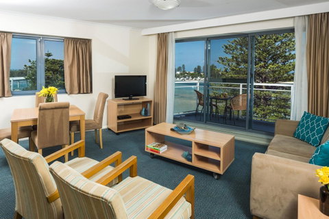 Oaks The Entrance Waterfront Suites - Surfers Paradise Gold Coast 2
