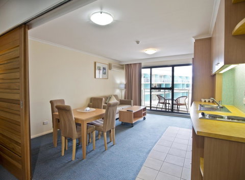 Oaks The Entrance Waterfront Suites - Surfers Paradise Gold Coast 11
