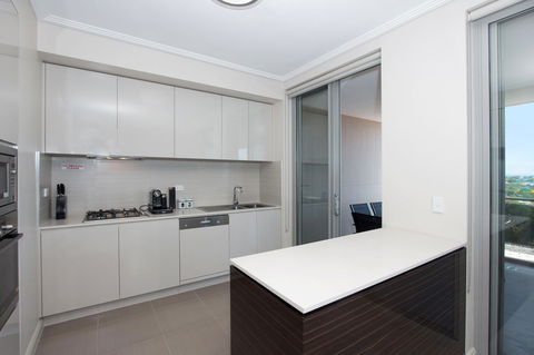 The Junction Palais - Modern And Spacious 2BR Bondi Junction Apartment Close To Everything - Surfers Paradise Gold Coast 8