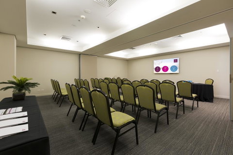 Sage Hotel Wollongong - Surfers Paradise Gold Coast 34