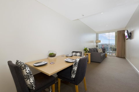 Sage Hotel Wollongong - Surfers Paradise Gold Coast 42