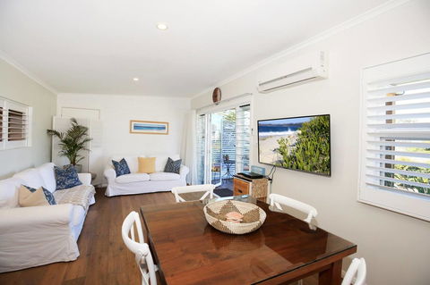 Jervis Bay Beach Shack I Pet Friendly - Surfers Paradise Gold Coast 0