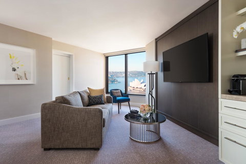 Four Seasons Hotel Sydney - Surfers Paradise Gold Coast 1
