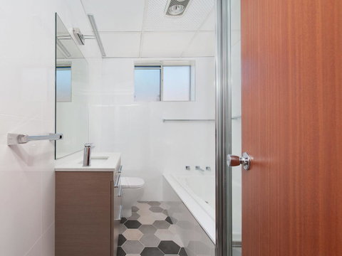 Victoria Parade, Kiah, Unit 10, 53 - Surfers Paradise Gold Coast 11