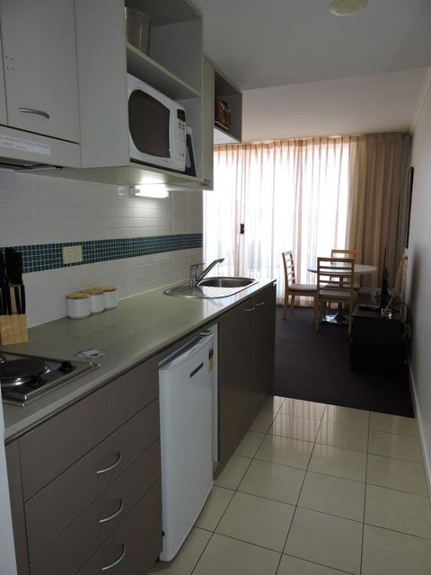 BASE Holidays - Ettalong Beach Premium Apartments - Surfers Paradise Gold Coast 10